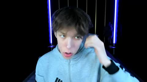 Mark online show from April 24, 12:51 pm