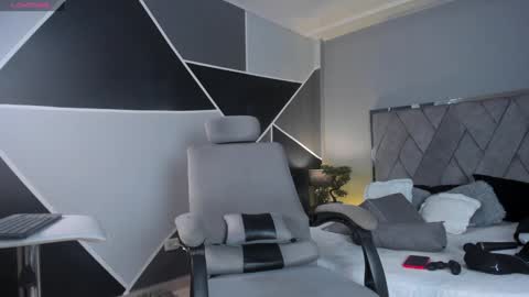 mark_broown_ online show from January 27, 8:39 pm