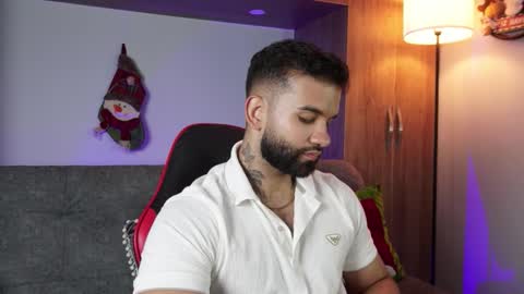 Mark online show from December 18, 11:12 pm