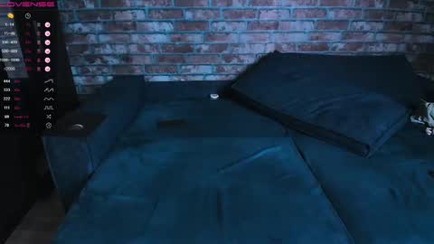 Mark online show from February 25, 11:00 am