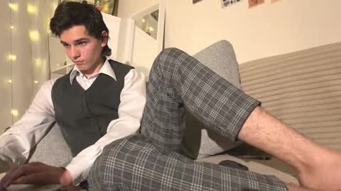 Mark online show from December 1, 3:15 pm