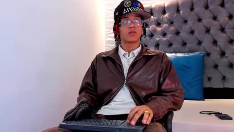 MARSHALL online show from December 22, 1:08 pm