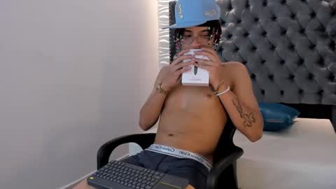 MARSHALL online show from December 3, 1:39 pm