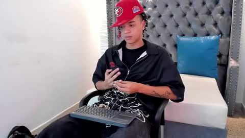 MARSHALL online show from November 18, 1:15 pm