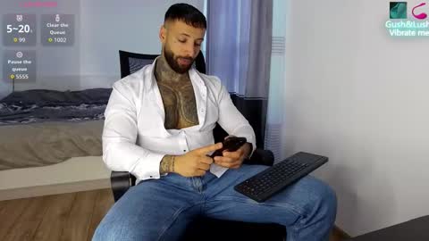 masculineguy69 online show from October 28, 11:56 am