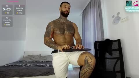 masculineguy69 online show from October 21, 8:17 am