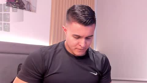 Mason Bennet online show from April 4, 9:23 pm