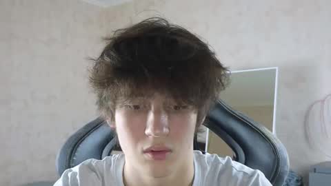 Snapshot of mason_jr chatting on October 21, 7:17 pm mason_jr online show from October 21, 7:17 pm