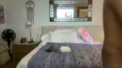 massdude36 online show from November 4, 5:52 am