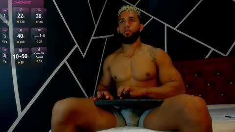 Snapshot of massimo_cruz chatting on October 20, 1:26 pm massimo_cruz online show from October 20, 1:26 pm