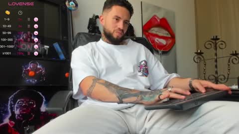 steven  online show from December 4, 9:35 pm