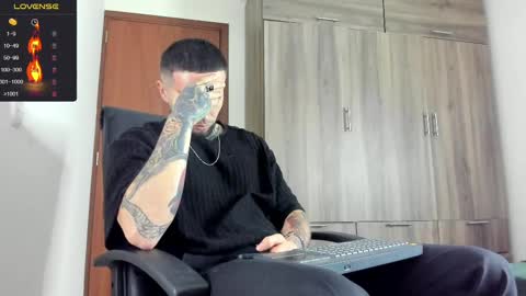 steven  online show from November 10, 1:32 am