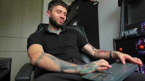 steven  online show from March 8, 10:45 pm