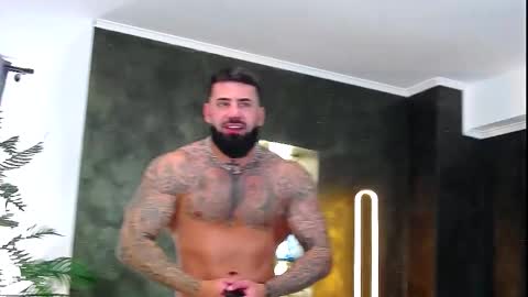 Snapshot of masterkingofmuscle chatting on October 17, 8:07 am masterkingofmuscle online show from October 17, 8:07 am