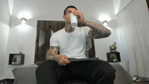 mateo_dilucajs1 online show from November 27, 10:30 am