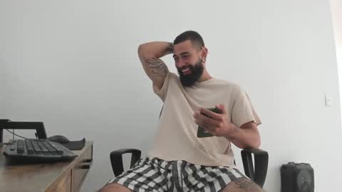 Snapshot of matheusbeard2 chatting on December 9, 6:19 pm Matheus online show from December 9, 6:19 pm