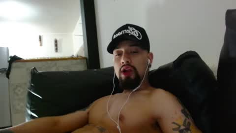Snapshot of mathew444 chatting on January 26, 10:13 pm STRURIBE ON INSTAGRAM online show from January 26, 10:13 pm