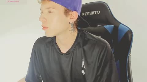 Alejandro Alex online show from May 17, 7:10 pm