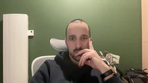 M online show from December 5, 11:56 pm