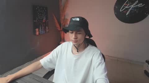 mattias     online show from December 23, 1:51 am