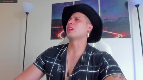 mattsaill_ online show from December 10, 10:05 pm