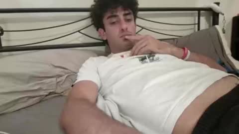 mattsroom123 online show from April 16, 12:21 am