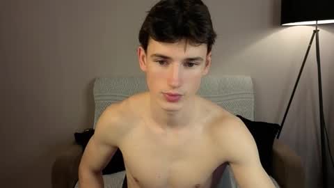 Max online show from December 19, 8:22 am