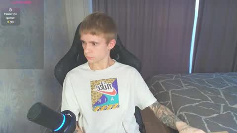 Max Gen with tats 24years  And Ethan without tats 20 years online show from January 20, 1:53 pm