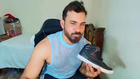 Snapshot of max_love25 chatting on September 21, 9:59 pm max_love25 online show from September 21, 9:59 pm