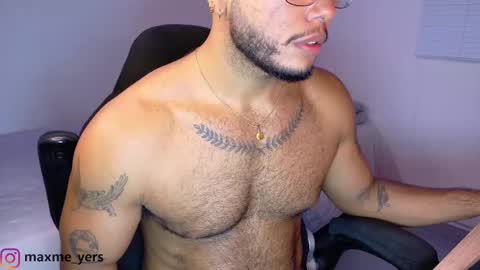 Snapshot of max_meyer chatting on October 7, 10:36 pm max_meyer online show from October 7, 10:36 pm