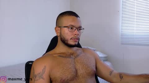 Snapshot of max_meyer chatting on October 2, 10:14 pm max_meyer online show from October 2, 10:14 pm