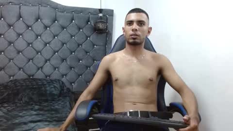 max milk2 online show from March 2, 6:59 pm