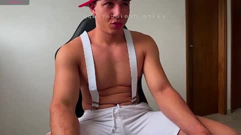 max_valiant1 online show from June 4, 3:40 pm