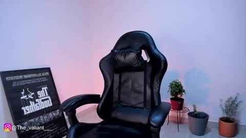 max_valiant1 online show from February 12, 4:29 am