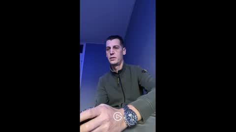 Snapshot of maxbose666 chatting on February 11, 12:05 pm Max online show from February 11, 12:05 pm