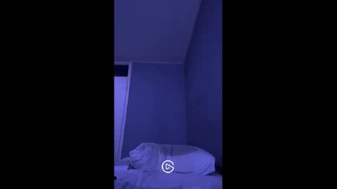 Snapshot of maxbose666 chatting on December 30, 1:37 am Max online show from December 30, 1:37 am