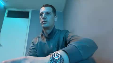 Snapshot of maxbose666 chatting on February 15, 6:12 pm Max online show from February 15, 6:12 pm