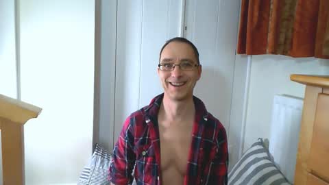 Max Davies online show from March 6, 6:05 pm