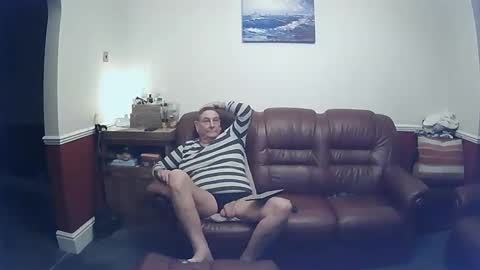 Snapshot of maxi_johnes chatting on January 4, 10:13 pm MAX online show from January 4, 10:13 pm