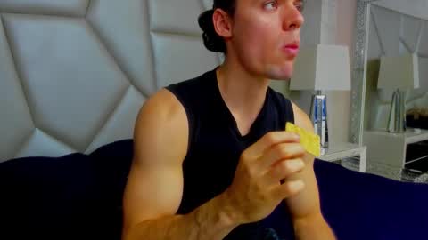 Alex online show from March 1, 10:31 pm