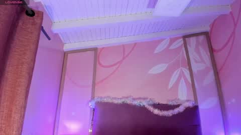 maxim online show from December 3, 3:18 am