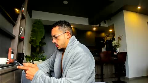 maximo_and_marcelo online show from March 20, 12:09 pm