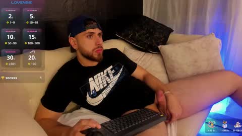 Maximo Wolf online show from October 11, 10:58 pm