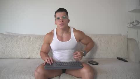 Snapshot of maximohoot chatting on September 18, 9:50 pm Sebastian online show from September 18, 9:50 pm