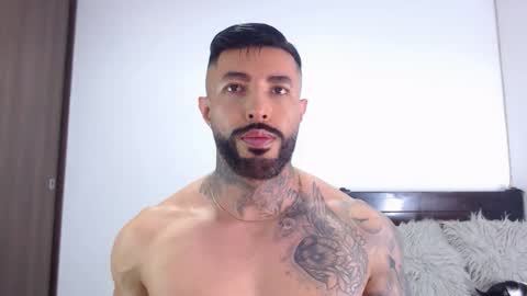 Independent Model online show from January 13, 4:50 am