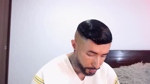 Independent Model online show from February 3, 6:22 am