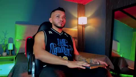 Maximus Clark online show from February 4, 3:45 am