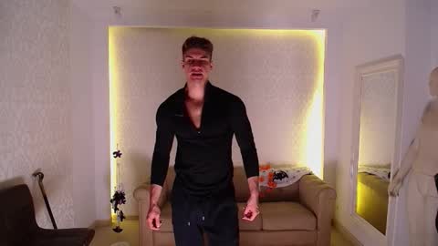 MaxKaiden online show from November 4, 6:14 am