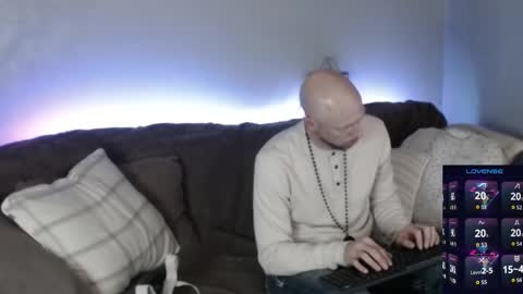 MaxRouger online show from October 31, 7:12 am