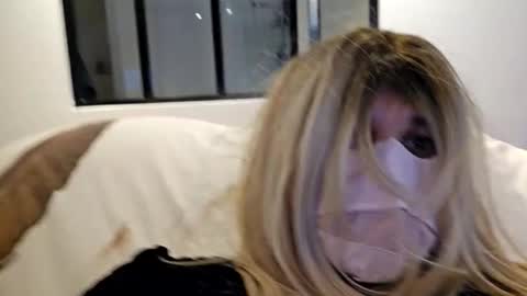 Max online show from April 27, 7:38 am